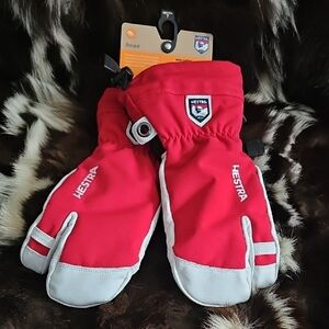 Hestra Junior Size 7 Heli Ski 3-finger Red and White Insulated Mittens